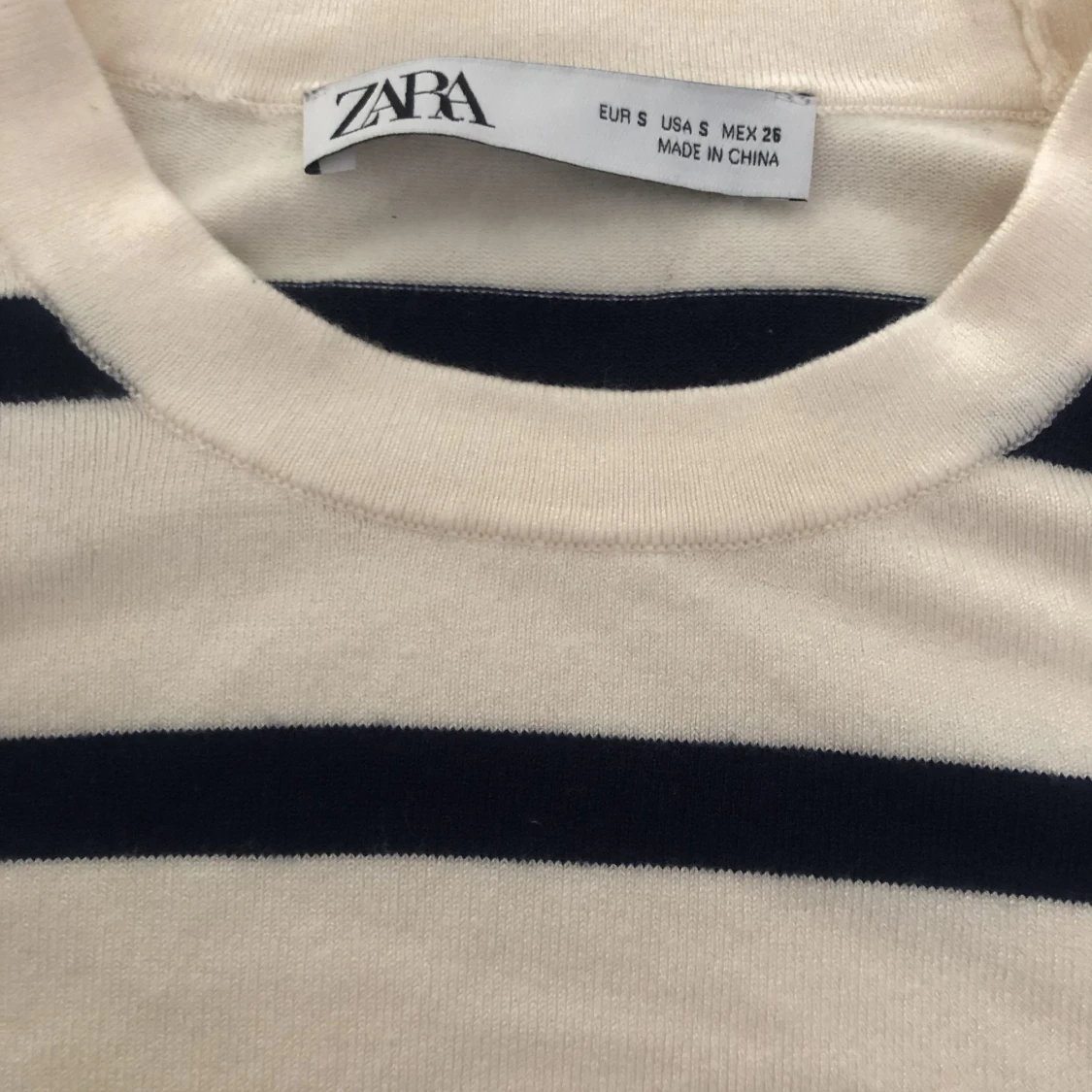 Slutsåld ZARA tröja - 90