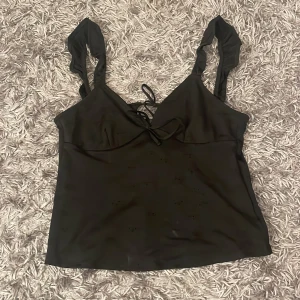 Topp  - Ursnygg volang topp!