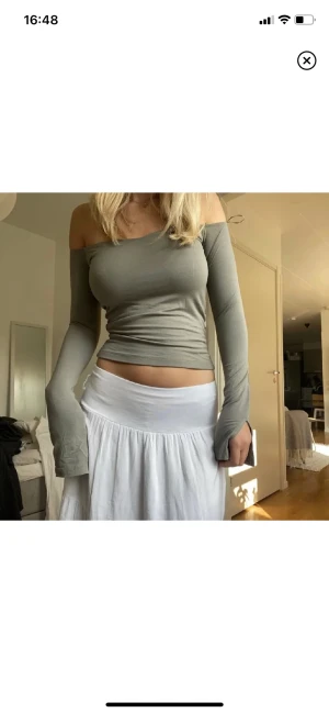 Topp - Säljer nu denna söta topp från gina, aldrig använd