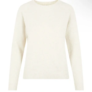 Vero Moda stickad - Stickad tröja från Vero Moda i beige/vit färg! Köpt för 250, aldrig använd💗