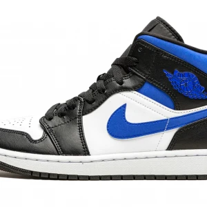 Air Jordan 1 Mide ”Racer blue” - Jag säljer mina jordan, använda ett fåtal gånger och är i god skick! Hör av er om ni är intresserade!
