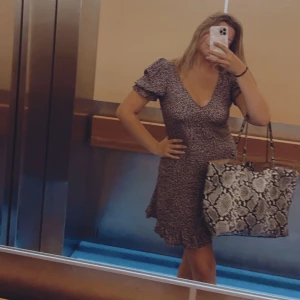 Sommarklänning🩷 - Super söt blommig klänning från H&M🩷