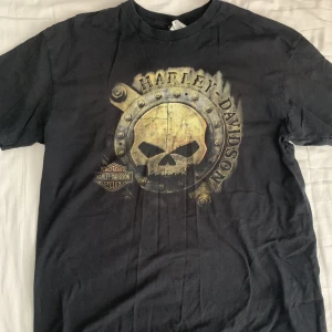 Oversized tshirt - Cool harley davidson tshirt köpt på beyond retro