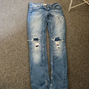 Jeans - Säljer jeans i bra skick! Frakt ingår ej i priset)