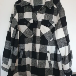 Kappa - Kort kappa från H&M