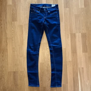 Jeans G-Star - Jeans från G-Star. I mycket gott skick då de är använda ett fåtal gånger. Storlek 26/34.