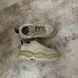 Eytys Angel sneakers - Nypris 2900, använda ca 5-6 gånger