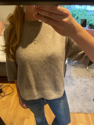 Trekvartsärmad tröja  - Superfin trekvartsärmad tröja från Other stories i superfint skick. Köptes för 559kr