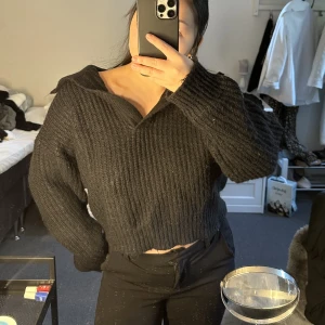 Stickad tröja ginatricot - Svart stickad tröja, köpt förra året, bra skick🖤