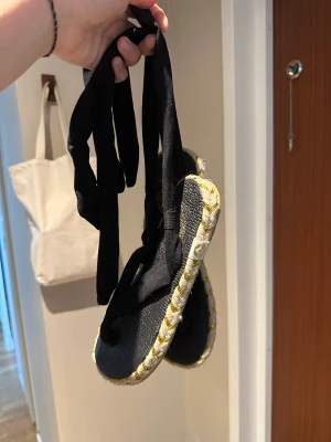 Sandaler - Heeeeelt nya ALDRIG använda 😄 klpte de till en semster som aldrig blev av tyvärr
