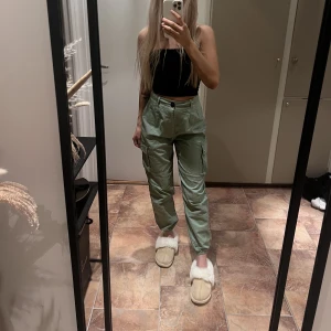 Cargobyxor - Cargopants i mintgrön st XS från boohoo🩶