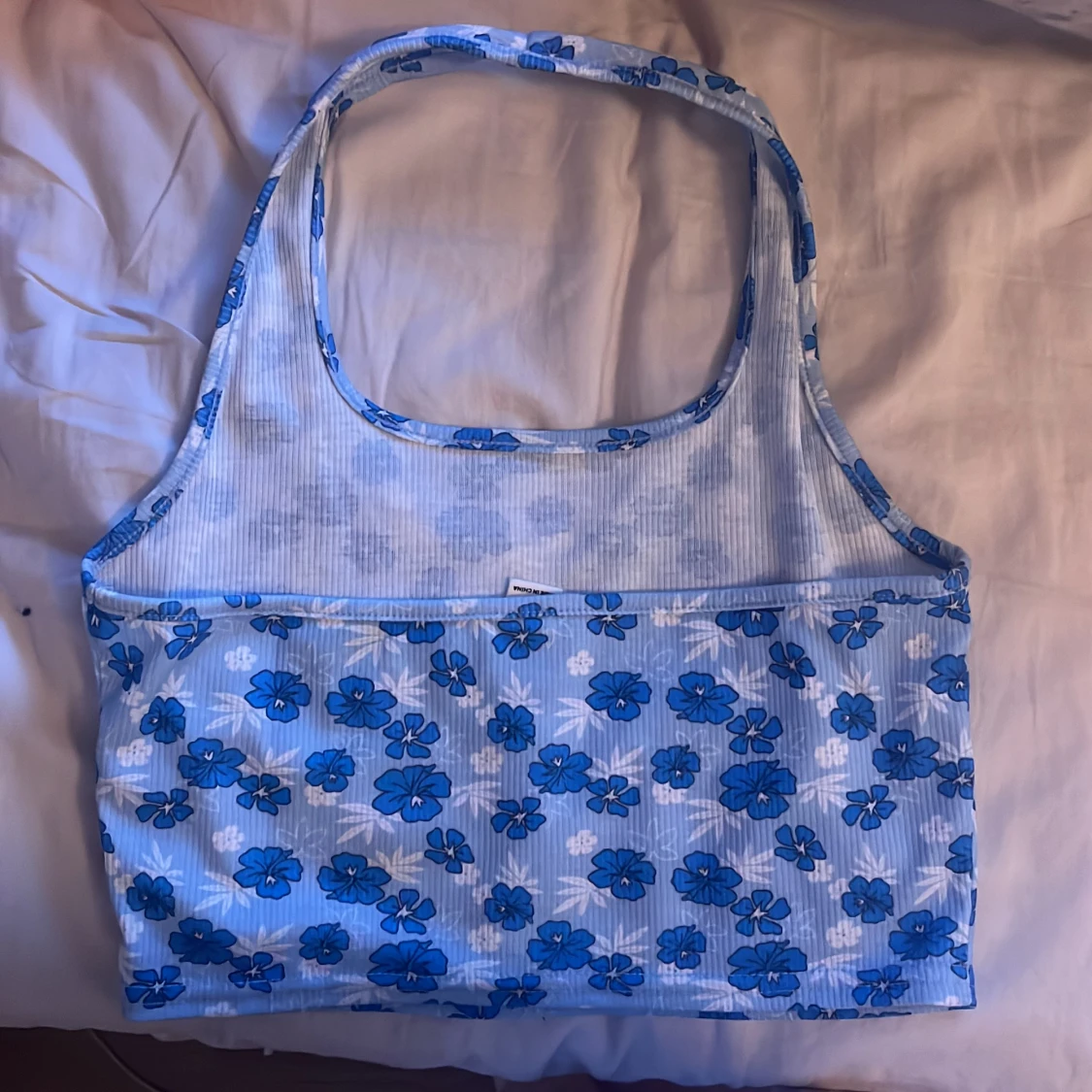 Halterneck gullig  - 91