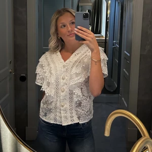 Blus  - Unik blus köpt utomlands! 