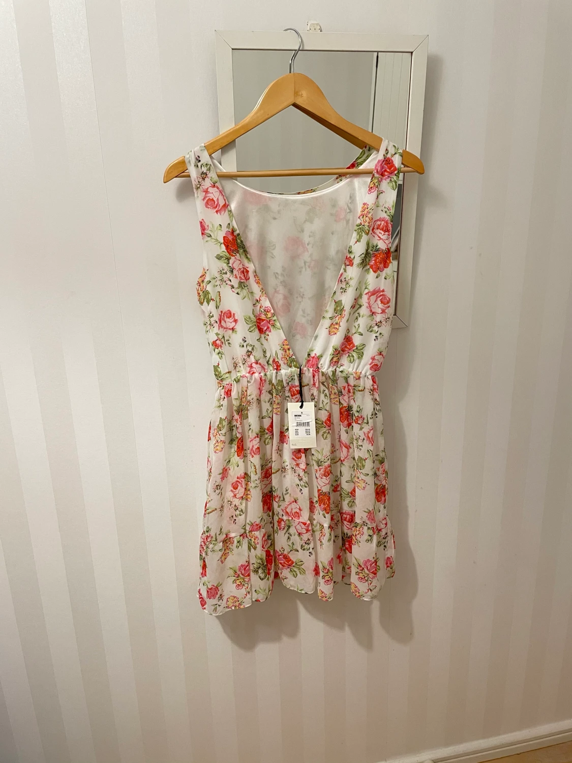 Klänning med prislapp 