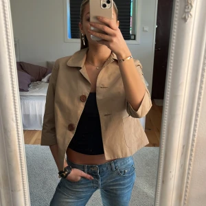 Trekvartsärm jacka  - Skit snygg trekvartsärm jacka!!!