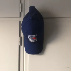 New york rangers keps - Snygg keps knappt använd