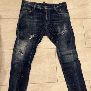 Dsquared2 jeans storlek 50. Köpt på farfetch, ny pris 5200kr. 