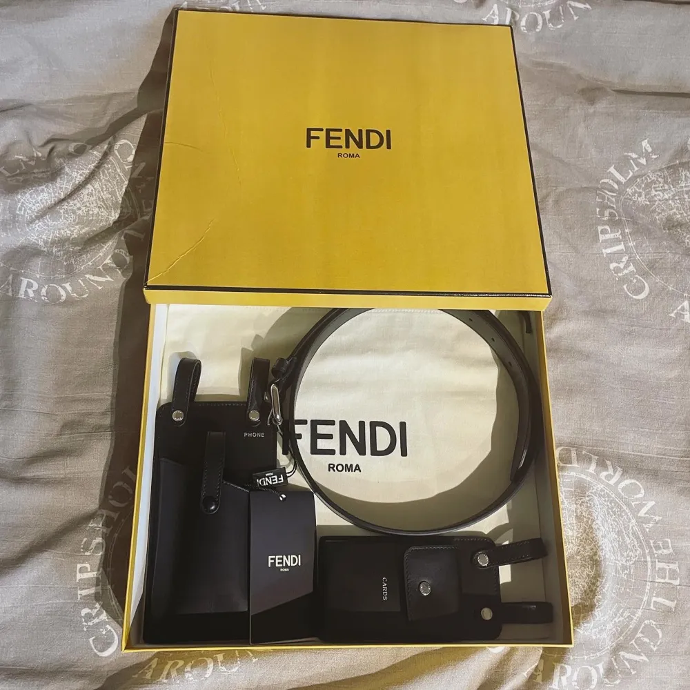 FENDI Black Leather Belt With (Detachable Bags)  Size:85cm Condition:Brand New  Tags,box,dust-bag Etc Is Included  Dm for more info&pics. Accessoarer.