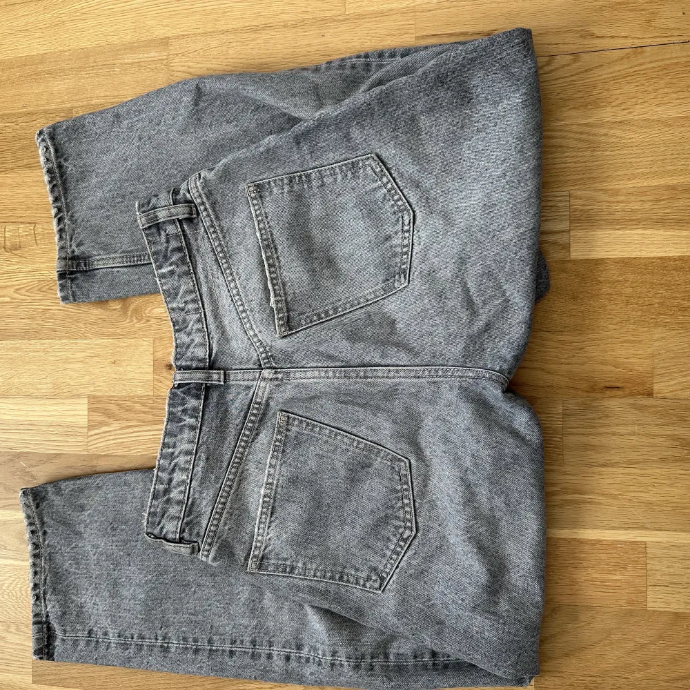 Baggy jeans från Zara. Jeans & Byxor.