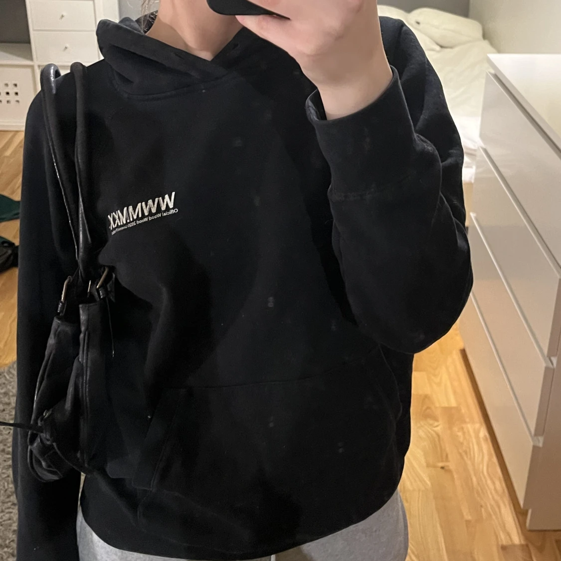 svart väska m nitar  - 91