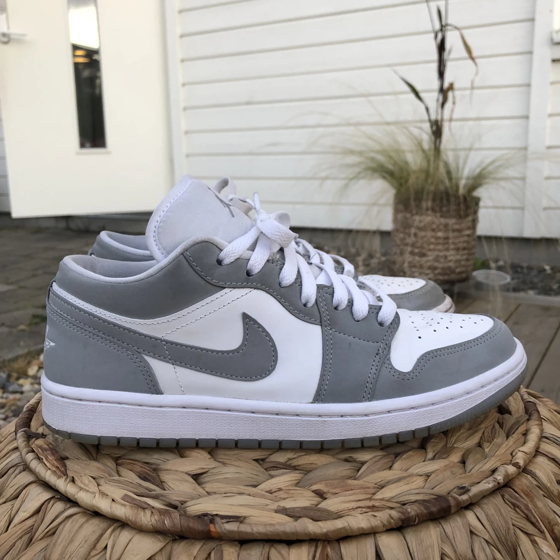 Jordan 1 wolf grey