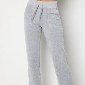 Ljunsgrå Juciy Couture - Mycket bra skick!!