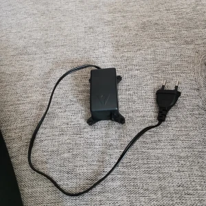 Luftpump till ett litet akvarium - Luftpump. Till ett litet akvarium. 