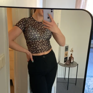 Supersöt meshtop  - En söt top som varit en favorit i garderoben länge men som börjat kännas för tajt. Är i superbra skick! 😊