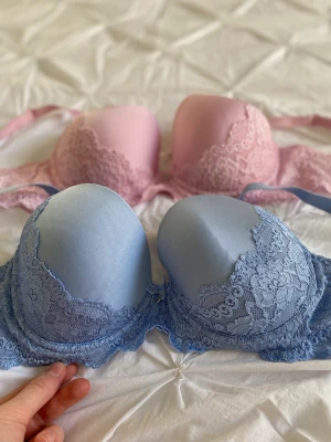 Cubus bh - Knappt använda bh ar från Cubus, rosa  är stl 80C, blå är stl 75D🌸säljer för 100st eller båda för 150