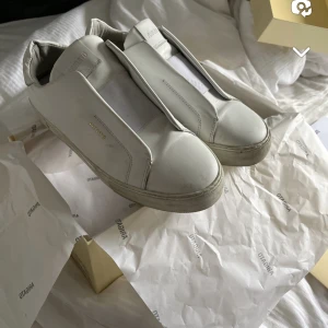 Arigato skor - Arigato clean 360 laceless white leather. Storlek 42.