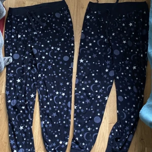 Matching pijamas - Great condition  Both for 100 sek