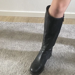 Boots - Nästan Oanvända boots/stövlar från scorette. Nypris 1800kr men säljer nu för 450kr