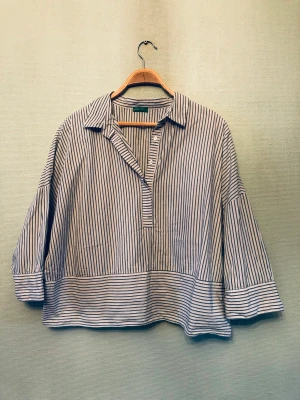 Skjorta oversize  - Randig skjorta från United colors of benetton