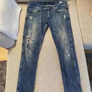 Jeans i gott skick från Replay, ”Anbass”. W33 L34