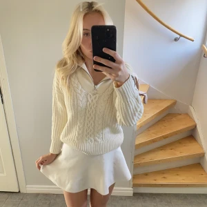 Kjol - Stickad kjol som är perfekt att använda året runt! 