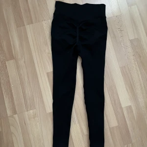 Scrunchie tajts - Jätte bra skick, knappt använd 