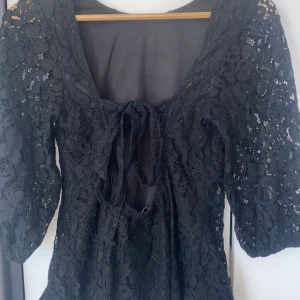 Tröja  - Älskar denna, köpte från NAKD använd några gånger bara. Går ej ner i pris  