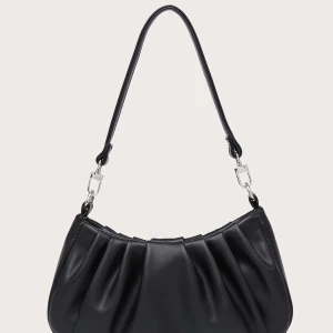 Axelväska  - Säljer denna enkla och simpla men jätte fina axelväskan som endast har använts 3 gånger. 