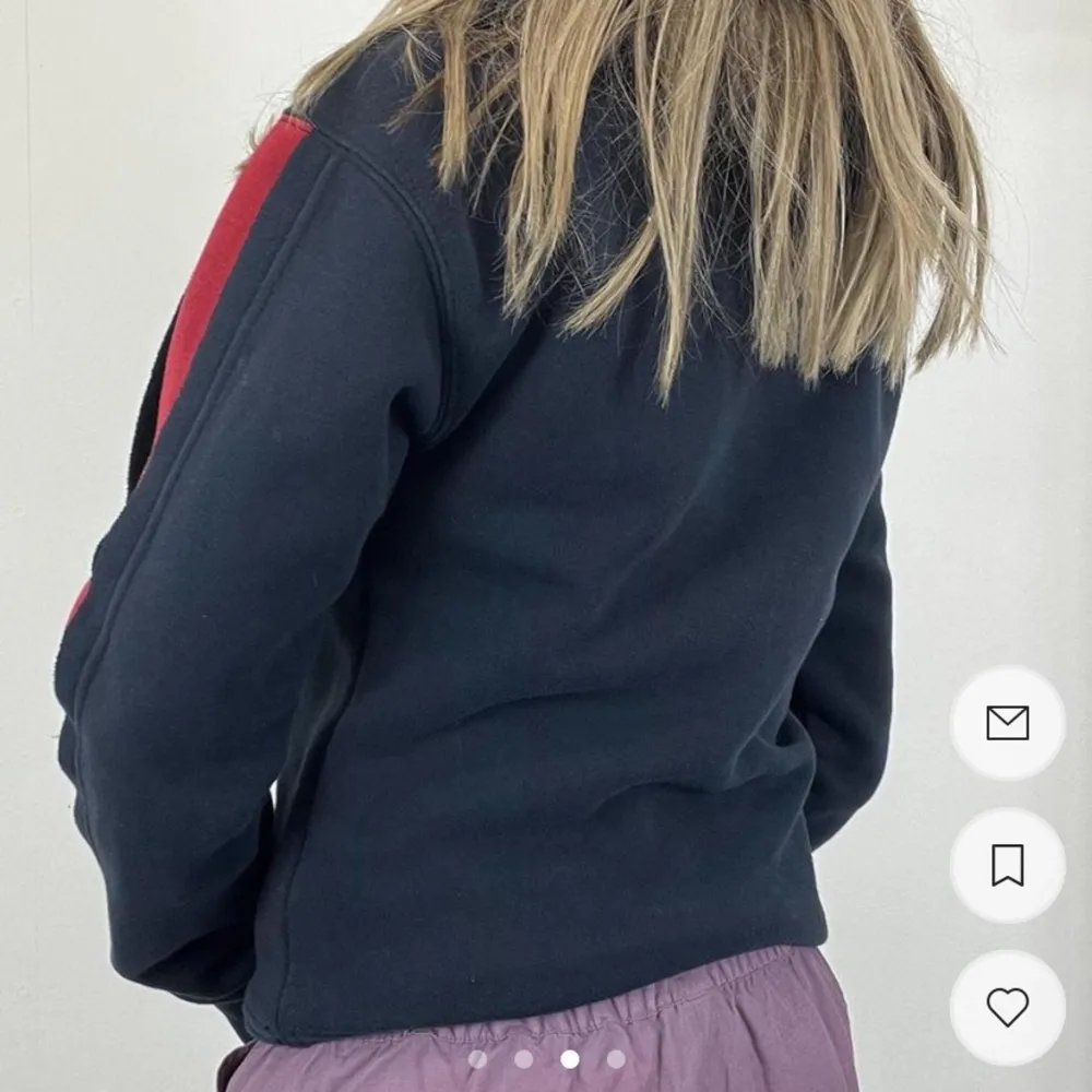 Vintage hoodie från en gammal collab med topshop och punkyfish ❤️🖤 mjuk och skön! Är one size, skulle säga att den passar XS - M. . Hoodies.