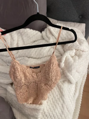 Bralette - Söt bralette från zara, helt oanvänd pga att den inte är min stil