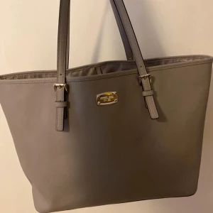 Michael Kors väska  - Fint skick 