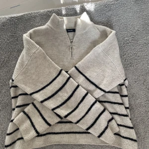 Stickad tröja  - Stickad tröja  från veromoda💘