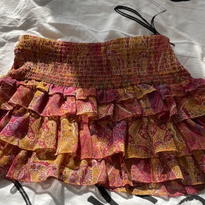 Kjol - En kjol från zara köpt här på plick i storlek M.