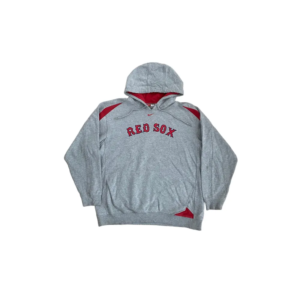 Nike Red Sox Vintage Hoodie ❤️  Pris: •299kr  Stl: L  Bredd 60cm Längd 71cm  Kontakta oss för mer info 🤩. Hoodies.