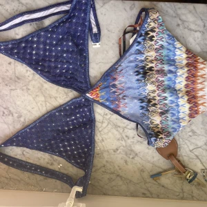 Missoni bikini / baddräkt  - Super snygg missoni mare bikini/ baddräkt köpt i new york förra veckan, nypris är 950$ och det är storlek 34/xs/s, kuporna passar A-C💓💕 super snygg och öppen rygg med cut-out:)❤️ aldrig använd och finns fortfarande i butik:) 