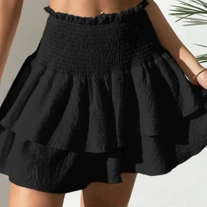 Söt kjol  - Aldrig använt, storlek L, du står för frakten. 