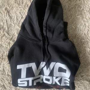 Two stroke hoodie i storlek M Fint skick 