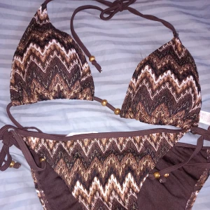 Bikini - Jättesöt bikini. Underdel strl 40 och överdel strl 44. 