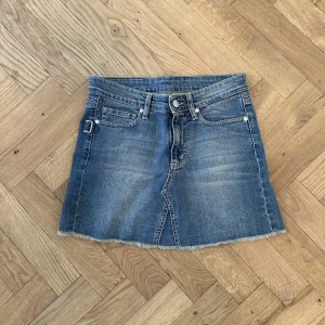 Zadig &Voltaire jeanskjol - Använd - kort - bra skick 