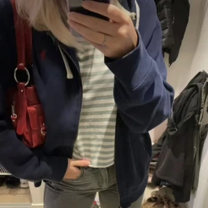 Ralph lauren - Perfekt oversized tröja att ha som ”jacka” 